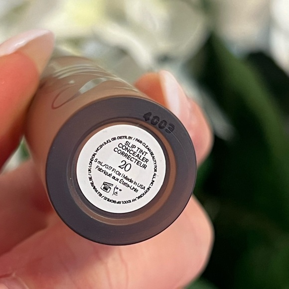 SAIE • SLIP TINT RADIANT ALL OVER CONCEALER • SHADE 20 - Picture 5 of 5